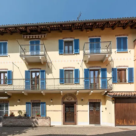 Apartment In Piazzetta 2 Apartment, Barolo