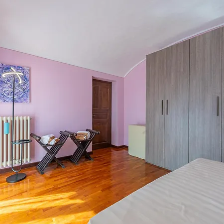 In Piazzetta 2 Apartment, *